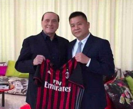 比赛上来，双方就展开对攻拉锯战，邢志强外线很准，葛昭宝也是弹无虚发，但范子铭带领北京也能给出回应，杰克逊上来里突外投连砍10分，山西顺势一波小高潮首节领先9分，次节北京队小外援基恩找到状态，里突外投半场得分上20，北京一度反超比分，但施韦德能送出妙传半场助攻上上网，山西半场仅落后1分。